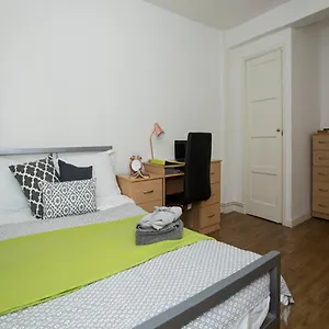 Apartment Trendy Rooms For Students Only, Southwark Park - Sk, London